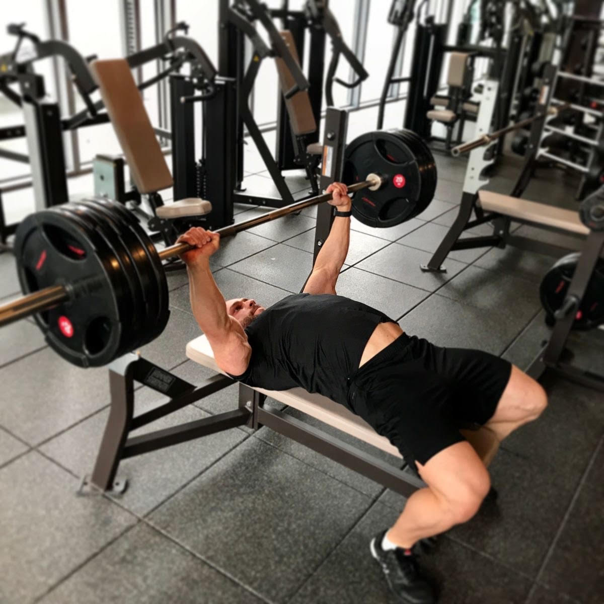 Comment éviter les douleurs d’épaule à la salle de sport ?